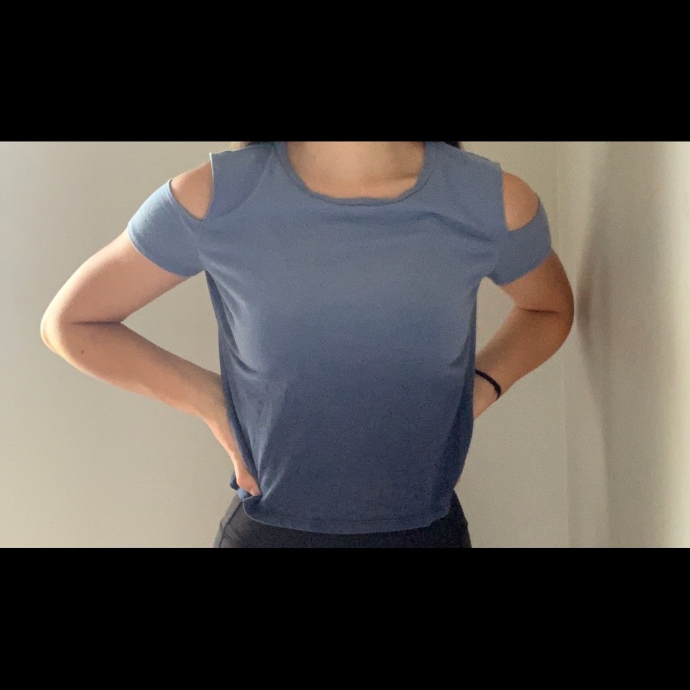 Hollister top